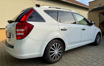 KIA Ceed - 13
