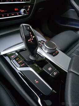 BMW 520d 1.Majiteľ A/T Harman/KARDON KAMERA FULL LED 190PS - 13