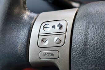Toyota Auris 1.6 I Dual VVT-i Lux - 13