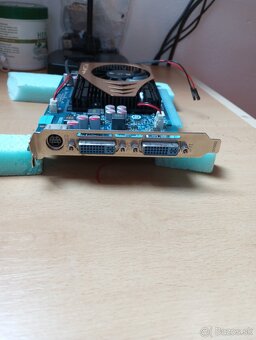 Grafické karty 2ks Asus,1ks gigabyte,1ks sapphire - 13