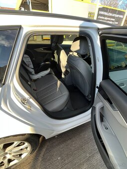 Audi A4 Avant 40 2.0 TDI quattro S tronic - 13