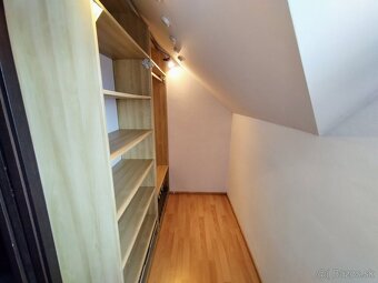 VÝHODNÁ KÚPA - SAMOSTATNÝ RODINNÝ DOM S GARÁŽOU - 13