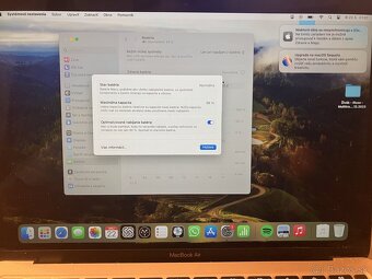 Predám MacBook Air 2020 Zlatý 8GB RAM - 13