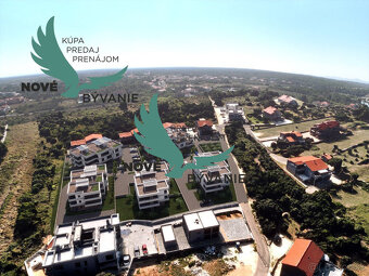 Novostavba apartmánu len 150m od mora s výhľadom na more vo  - 13