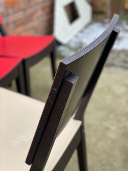 Masívne jedálenské stoličky – 25 ks – - 13