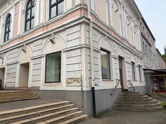 Ponúkame na prenájom obchodný priestor v centre Poprade - 13