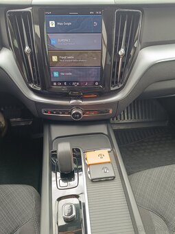 Volvo XC60 2.0 diesel + mHEV 145 kW, AWD Automat, r.v.5/2022 - 13