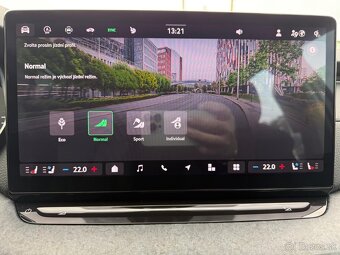 Škoda Octavia Combi 2.0TDI TOP SELECTION DSG,110kW,A7,5dv. - 13