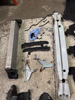 Predám diely Volvo v40 - 13