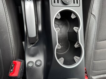 Ford Kuga 1,5i 110kW, navi, kůže - 13
