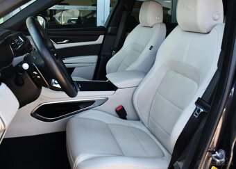 Jaguar F-Pace D200 AWD R-DYNAMIC ZÁRUKA PANO 150 kw - 13