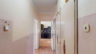Na predaj priestranný 3-izbový byt s balkónom v obci Bošany - 13