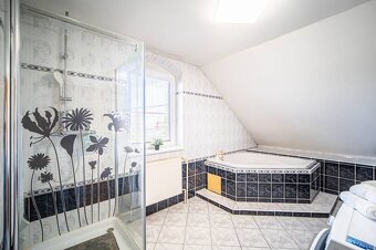 TOREA - 5i RODINNÝ DOM S BAZÉNOM NA PREDAJ - VEĽKÝ GROB - 13