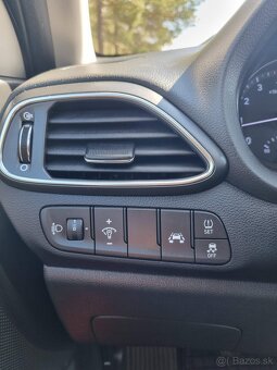 Hyundai i30 CW Kombi 1.4 T-GDi Family - 13