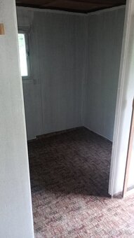 Prenajmeme slnečnú záhradu s CHATKOU pri lese v BA-Dubravke - 13