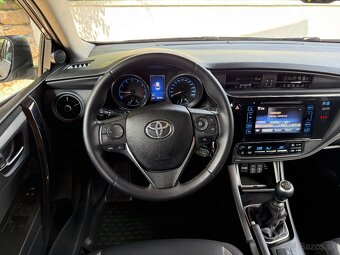 Toyota Auris combi 1.6 97kW, 8/2015 kup.SR 106tis.km - 13