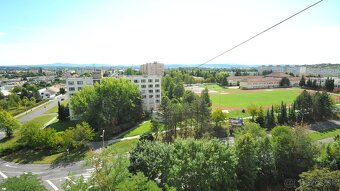 Na predaj , Pekný prerobený 2-izbový byt s výhľadom na mesto - 13