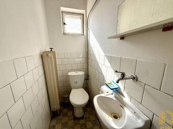 ROD. DOM s GARÁŽOU, POZEMOK 706m2, SENICA, TEHELNÁ UL. - 13