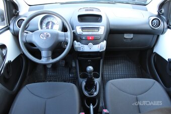Toyota Aygo 1,0 i 50 kW - 13