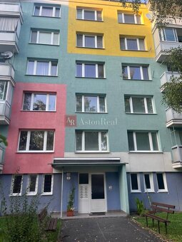 NA PRENÁJOM: 1i byt 40 m2, 4/5 posch. výťah, Beskydská 7. - 13