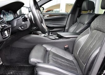 BMW Řada 5 M550d XD HUD B&W MASAŽ PANO 294 kw - 13