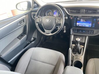 Toyota Corolla 1.6 Valvematic 97kW sedan - 13