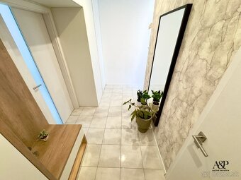 NA PREDAJ 2 IZB. BYT S BALKÓNOM, 51M2, KALINČIAKOVA UL., SEN - 13