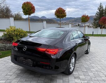 2021 Mercedes CLA 180 benzín - 13