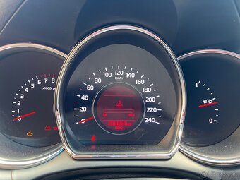 KIA Ceed - 13