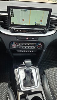 Kia XCeed 1.6 T-GDi Gold A/T - 13