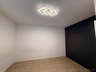Moderný rodinný radový dom na Pereši - 13