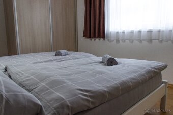 Dom s bazénom, dvojgarážou, veľkou terasou pri Žiline - 13