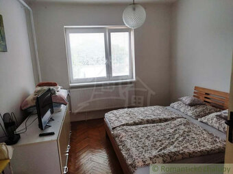 Gazdovský dom s dvomi prístupmi na 1310 m2  pozemku v Čate - 13