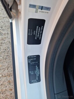 Ford Mondeo Vignale Hybrid - 13