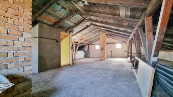 Zaujímavý 5-izbový rodinný dom s garážou,  Seňa - 13