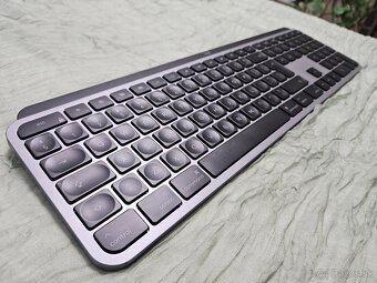 Mac mini M2 PRO 2023 + Logitech klávesnica pre Mac US INTL - 13