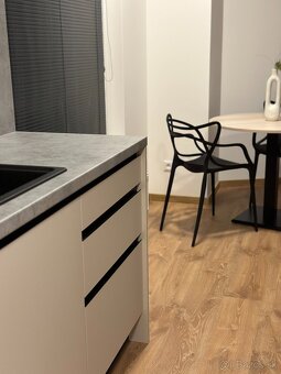 Priestranný jednoizbový byt novostavba 37m2 - 13