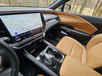 Lexus RX 350h - 13