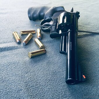 Revolver Smith&Wesson .44 Magnum - 13