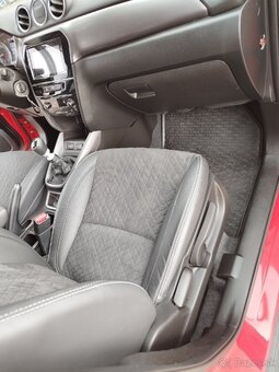 suzuki vitara 1.4 rok 2024 - 13