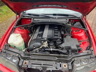 BMW E46 sedan 323i - 13