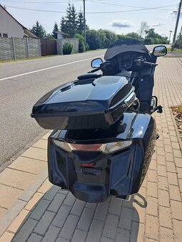 Honda Goldwing GL 1800 F6B - 13