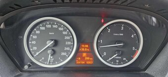 predám BMW X6 xDrive30d - 13