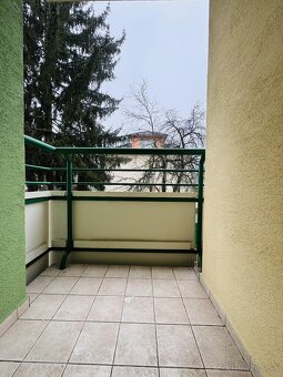 REZERVOVANÉ Na predaj nadštandardný 4-izbový byt - 13