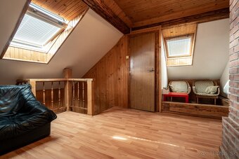 Rodinný dom vhodný aj ako víkendové sídlo - 13