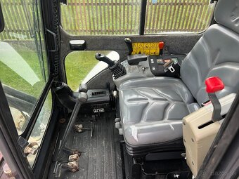 Minibagr Bobcat 425 G bez přesahu zádě, 2,7t - 13