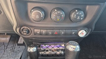 Jeep Wrangler 2.8 CRD 147 kw Sahara A/T 1.maj DPH - 13