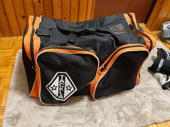 Hokejová výstroj - 13