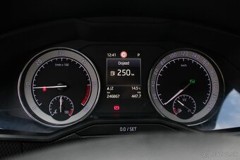 Škoda Superb Combi 2.0 TDI 140kw 4x4 SPORTLINE DSG - 13
