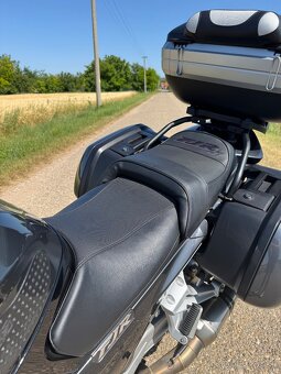 Yamaha FJR 1300 ES (2015) - 13